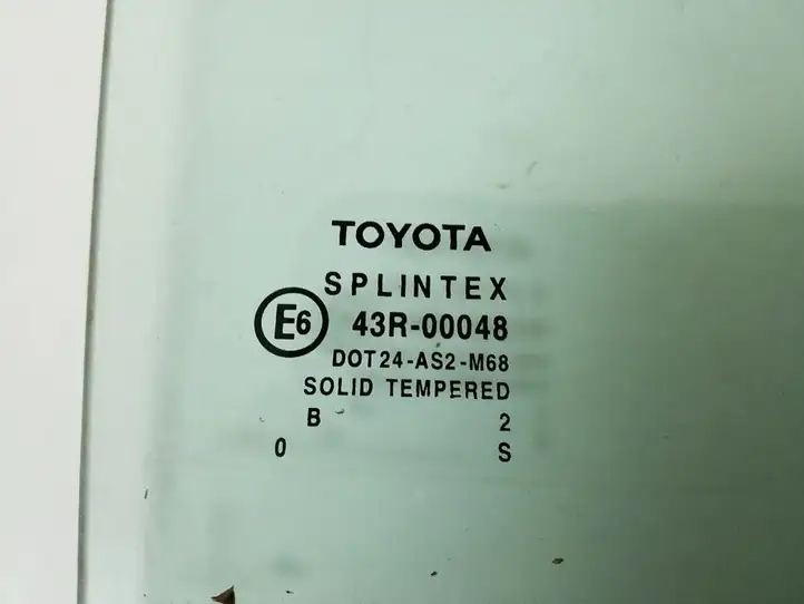 Toyota Corolla E120 E130 (2000 - 2004) 68103-02080 Стекло задней двери — фото 3