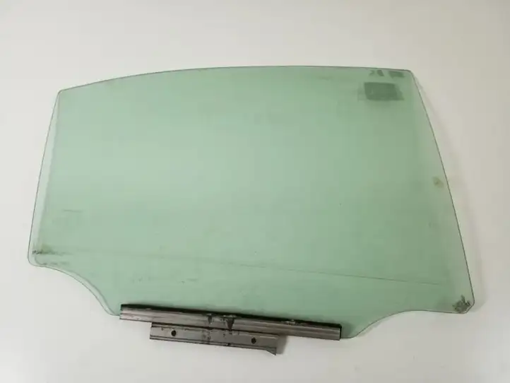 Lexus IS 220D-250-350 (2005 - 2010) 68113-53131 Стекло задней двери — фото 1