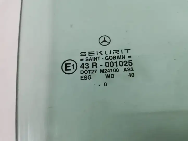 Mercedes-Benz E W210 (1995 - 2002) A2107300218 Стекло задней двери — фото 2