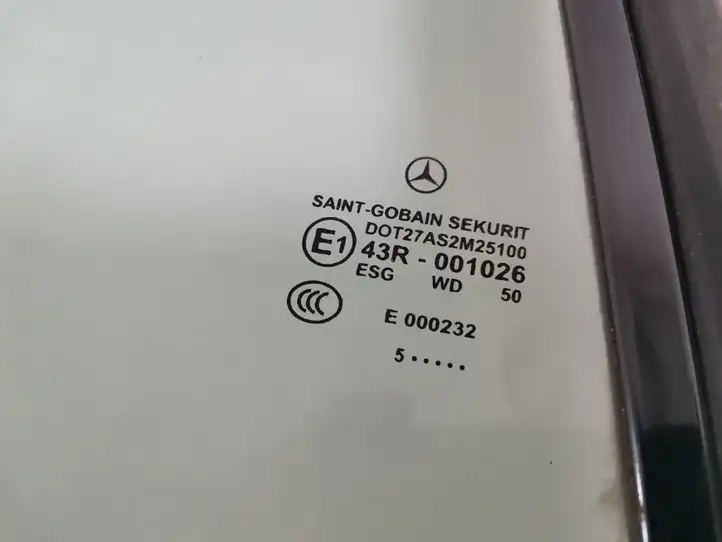 Mercedes-Benz CLK A209,C209 (2002 - 2009) A2096700410 Заднее боковое стекло — фото 2