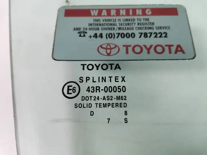 Toyota Avensis T220 (2000 - 2003) 68101-05020 Стекло передней двери — фото 2