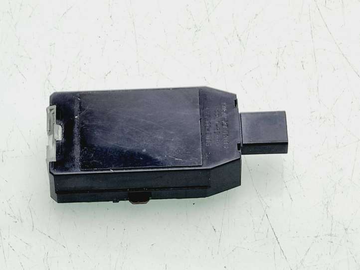 Toyota Land Cruiser (J150) (2009 - )  8994152010 Датчик дождя