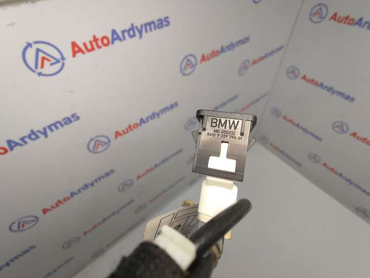 BMW 3 F30 F35 F31 (2012 - 2018)  84109229294 Разъем USB