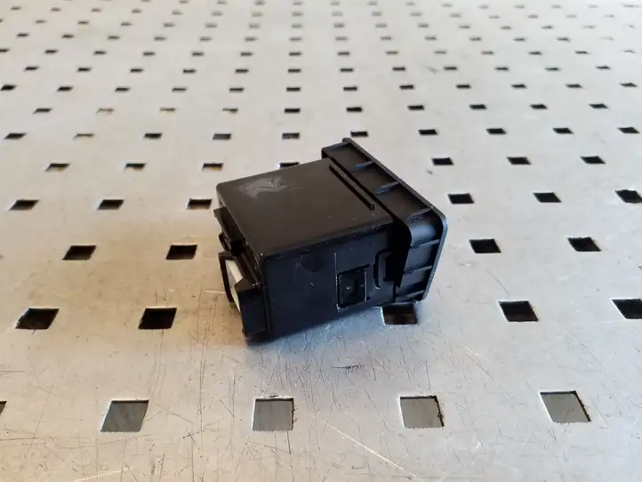 Hyundai ix35 (2009 - 2013)  961102S500TAN Разъем AUX