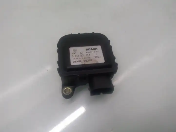 Opel Zafira B (2003 - 2006) 0132801134 Двигатель задвижки потока воздуха — фото 1