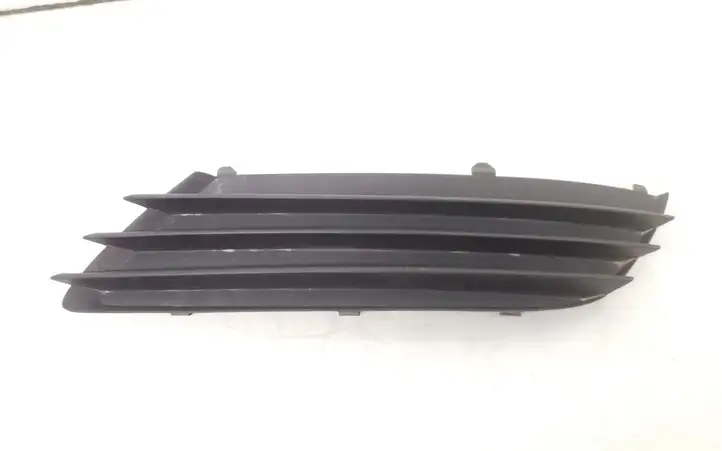 Opel Astra H (2004 - 2009) 375768702 Нижняя решетка переднего бампера — фото 1