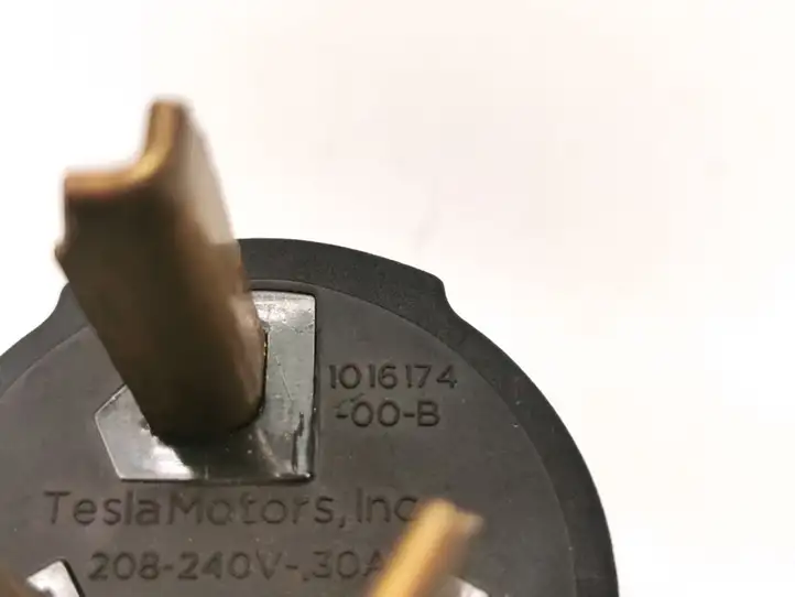 Tesla Model S (2012 - 2016)  1016174-00-B Кабель для зарядки электромобилей