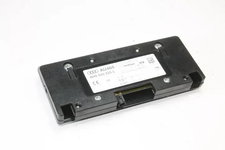 Audi A4 S4 B6 8E 8H (2000 - 2006) 8H0035225L Усилитель антенны — фото 1