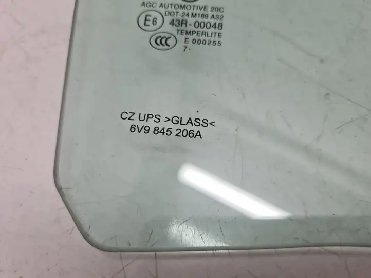 Skoda Fabia Mk3 (NJ) (2015 - 2021) 6V9845206A Стекло задней двери — фото 2