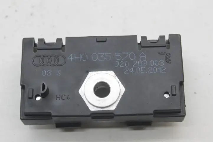 Audi A8 S8 D4 4H (2010 - 2014) 4H0035570A Усилитель антенны — фото 4