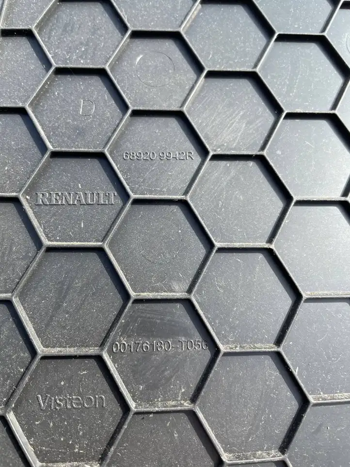Renault Kadjar (2015 - 2018) 689209942R Прочие детали салона — фото 4