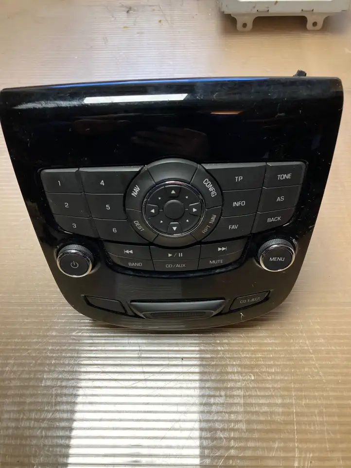 Chevrolet Orlando (2010 - 2015) 95020076 Магнитола / мультимедийная система — фото 1
