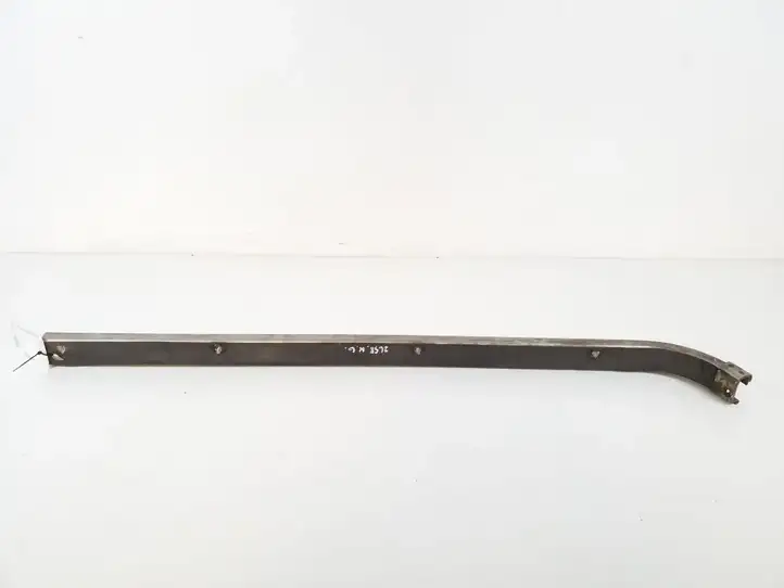 Mercedes-Benz Vito Viano W639 (2010 - 2015) A6397661037 Средняя направляющая ролика раздвижной двери — фото 1