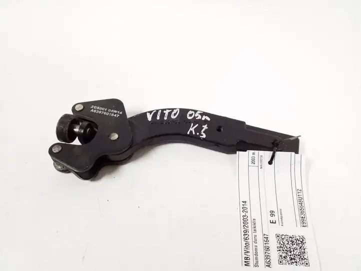 Mercedes-Benz Vito Viano W639 (2003 - 2010) A6397601647 Нижняя направляющая раздвижной двери — фото 1