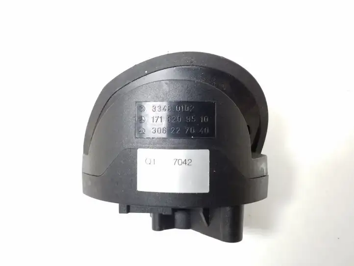 Mercedes-Benz SLK R171 (2005 - 2011) A1718209510 Кнопки на рулевом колесе — фото 2