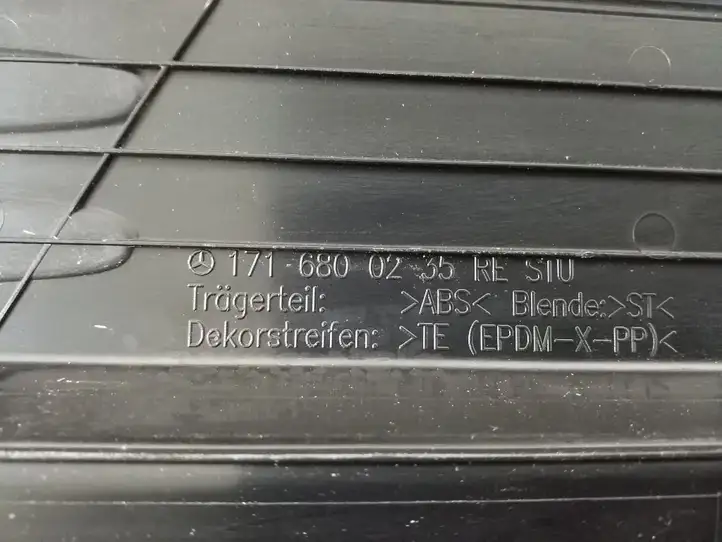 Mercedes-Benz SLK R171 (2005 - 2011) A1716800235 Внутренняя отделка переднего порога — фото 3