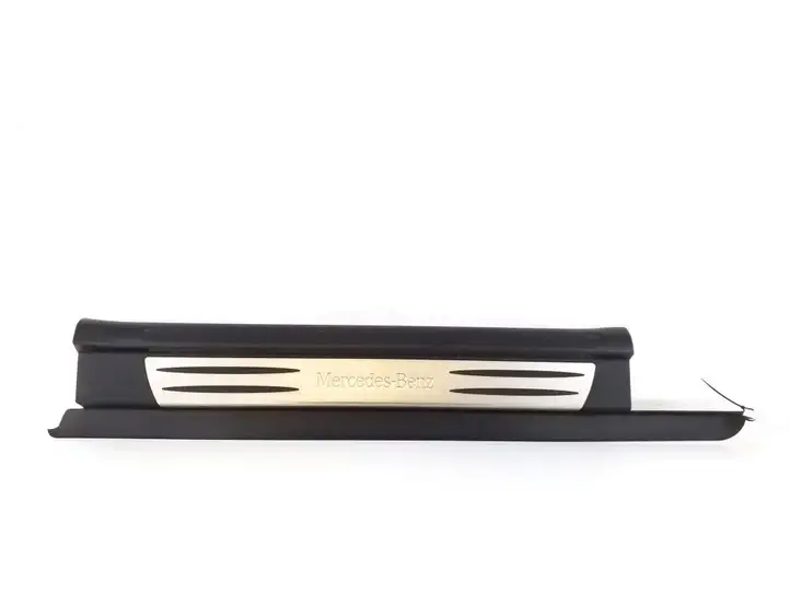 Mercedes-Benz SLK R171 (2005 - 2011) A1716800235 Внутренняя отделка переднего порога — фото 1