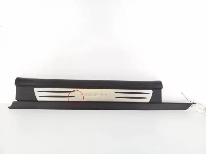 Mercedes-Benz SLK R171 (2005 - 2011) A1716800235 Внутренняя отделка переднего порога — фото 1