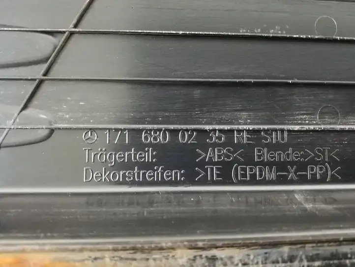 Mercedes-Benz SLK R171 (2005 - 2011) A1716800235 Внутренняя отделка переднего порога — фото 2