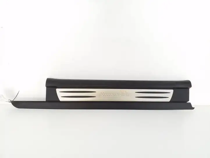 Mercedes-Benz SLK R171 (2005 - 2011) A1716800135 Внутренняя отделка переднего порога — фото 1