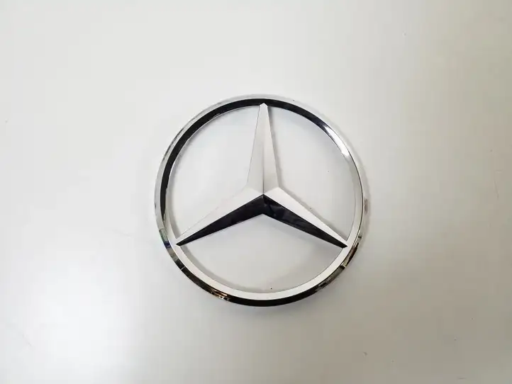 Mercedes-Benz GLC X253/C253 (2015 - ) A0998170000 Эмблема автомобиля — фото 1