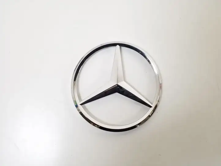 Mercedes-Benz GLC X253/C253 (2015 - ) A0998170000 Эмблема автомобиля — фото 1