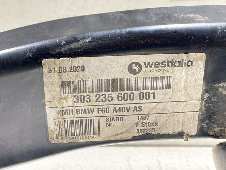 BMW 5 E60 E61 (2004 - 2010)  31082020 Съемный крюк