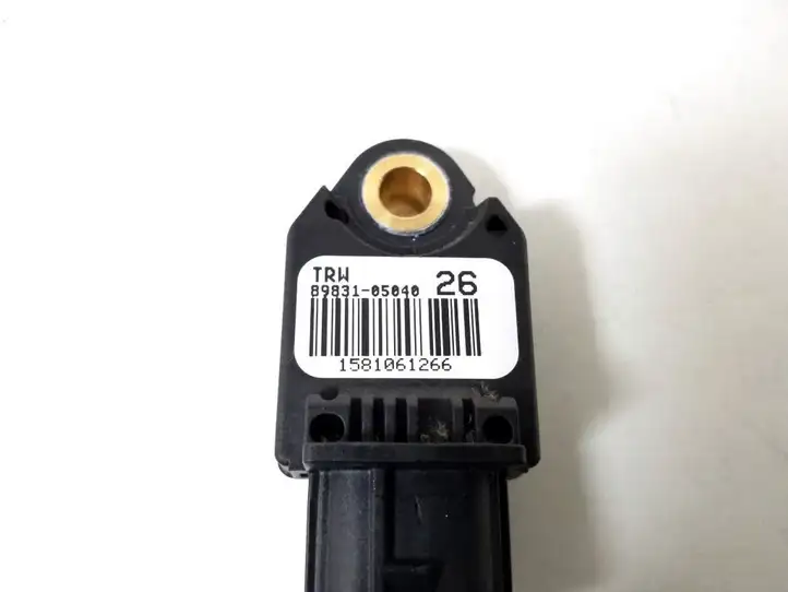Toyota Avensis T270 (2009 - 2012) 89831-05040 Датчик удара SRS — фото 3