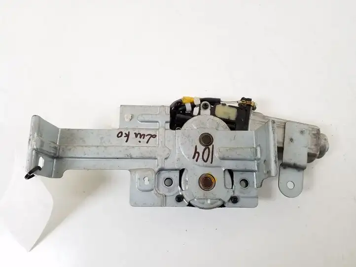 Toyota RAV 4 (XA20) (2000 - 2005) 85730-33010 Мотор привода люка — фото 3