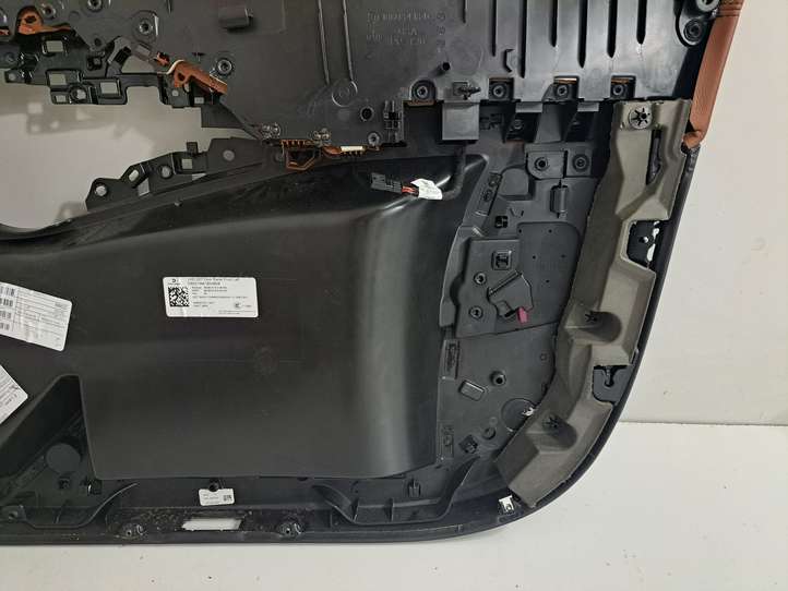 BMW X7 G07 (2018 - )  9473893 Обшивка передней двери