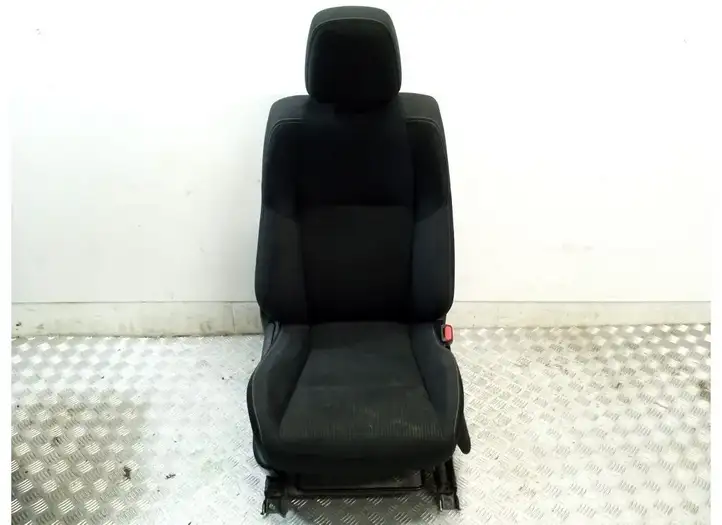 Toyota RAV 4 (XA40) (2012 - 2018) Переднее сиденье пассажира — фото 1