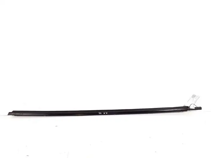 Toyota Corolla E120 E130 (2000 - 2004) 75720-13050 Накладка стекла передней двери — фото 1