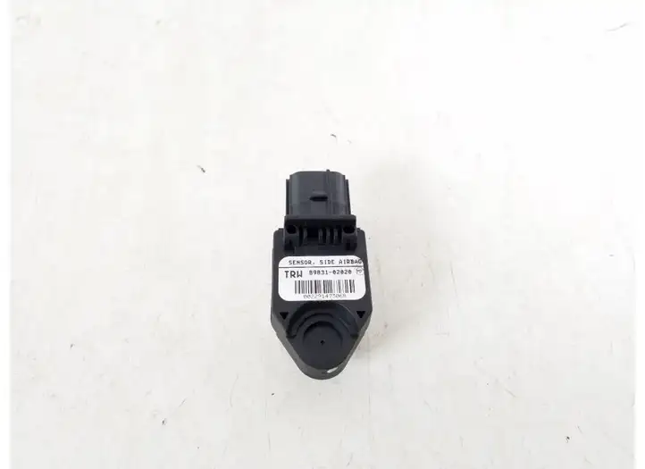Toyota Corolla E120 E130 (2000 - 2004) 89831-02020 Датчик удара SRS — фото 1