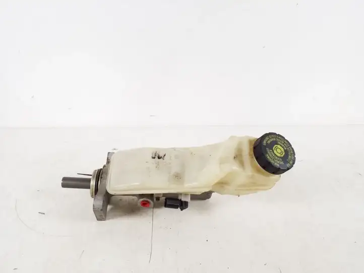 Toyota Corolla E120 E130 (2000 - 2004) 47201-09060 Главный тормозной цилиндр — фото 1