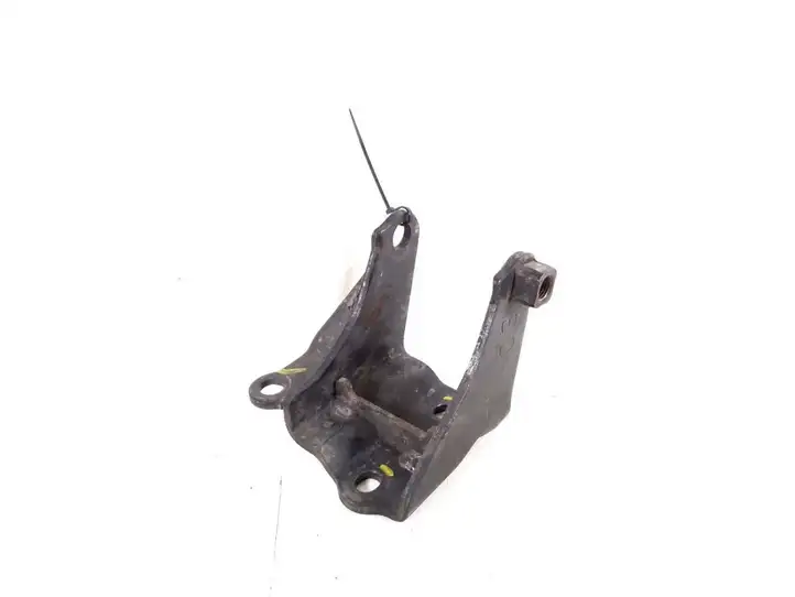 Toyota Corolla E120 E130 (2000 - 2004) 12321-0D090 Кронштейн двигателя — фото 1