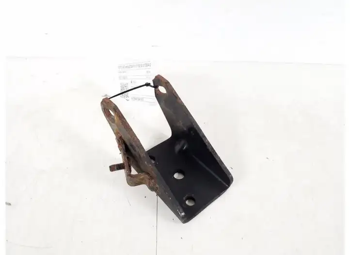 Toyota Corolla E120 E130 (2000 - 2004) 12311-0G010 Кронштейн двигателя — фото 1