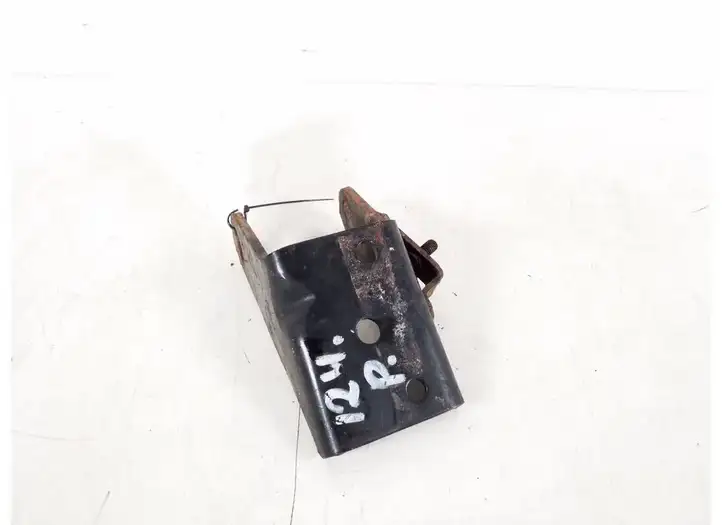 Toyota Corolla E120 E130 (2000 - 2004) 12311-0G010 Кронштейн двигателя — фото 2