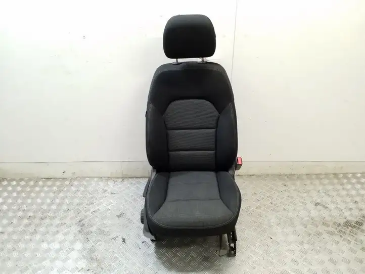Mercedes-Benz B-class W246 (2011 - 2014) Переднее сиденье пассажира — фото 1