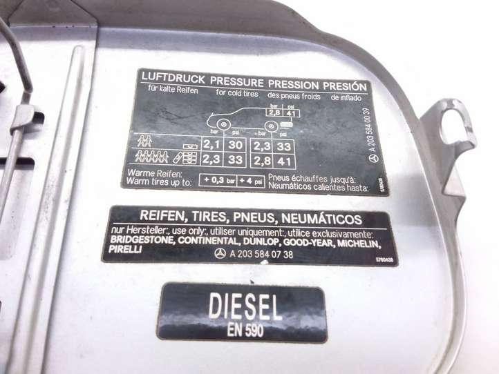 Mercedes-Benz C W203 (2000 - 2007)  A2035840738 Отделка у крышки топливного бака