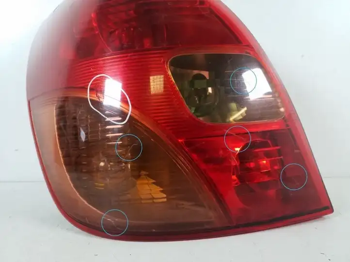 Toyota Corolla Verso E121 (2001 - 2004) 81561-13540 Задний фонарь в кузове — фото 5