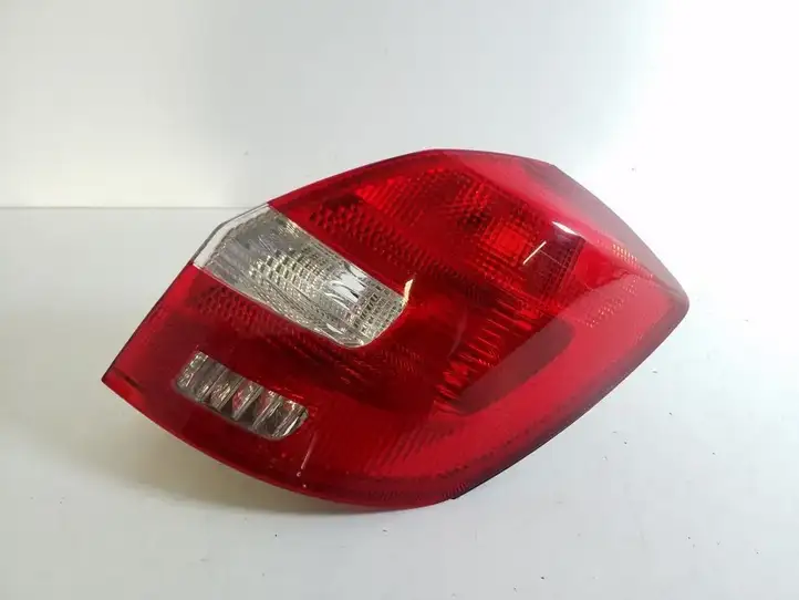 Skoda Fabia Mk2 (5J) (2007 - 2014) 5J6945096 Задний фонарь в кузове — фото 1