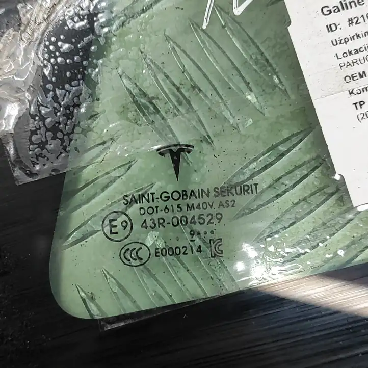 Tesla Model 3 (2017 - 2023) 108070300 Заднее боковое стекло — фото 6