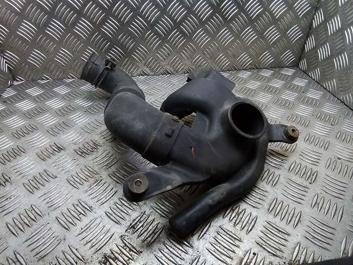 Toyota Prius (XW20) (2003 - 2009)  1775121120 Деталь (детали) канала забора воздуха