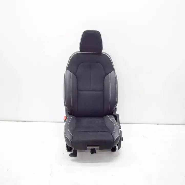 Volvo XC40 (2017 - ) 31438477 Комплект салона — фото 6