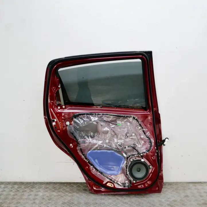 Toyota Yaris (2014 - 2019) 670040D210 Задняя дверь — фото 2