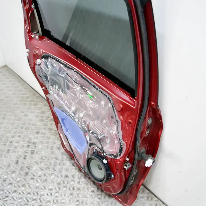 Toyota Yaris (2014 - 2019) 670040D210 Задняя дверь — фото 4