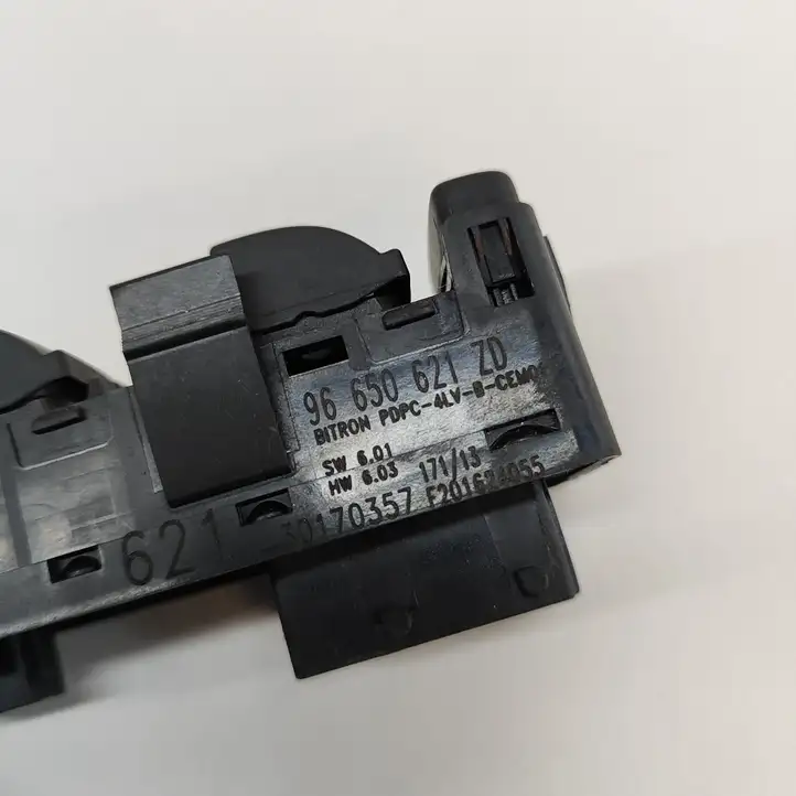 Peugeot 5008 (2009 - 2013) 96650621ZD Блок кнопок стеклоподъемников — фото 8