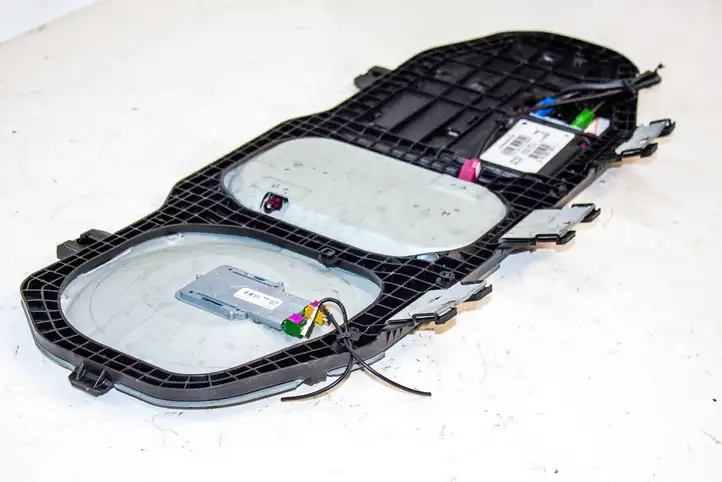 Mercedes-Benz R W251 (2005 - 2013) a2518202475 Усилитель антенны — фото 12