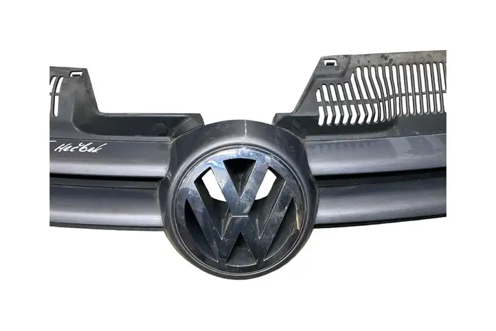 Volkswagen Golf V (2003 - 2009) 1K0853655A Передняя решетка — фото 2