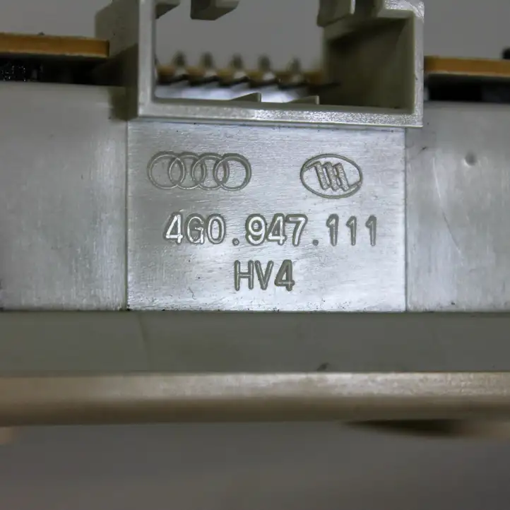 Audi A6 C7 (2011 - 2014) 4G0947111 Передняя подсветка — фото 6